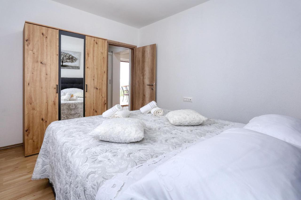 Apartments Poljak Rtina Ngoại thất bức ảnh